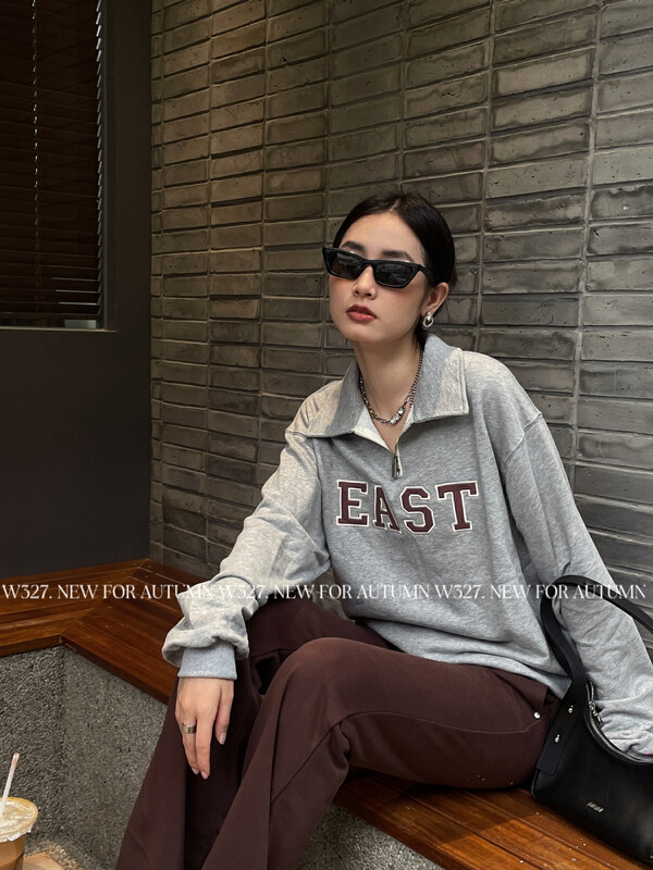 【W327.】American retro embroidered letter patch stand collar half zipper sweater 57158# CQW