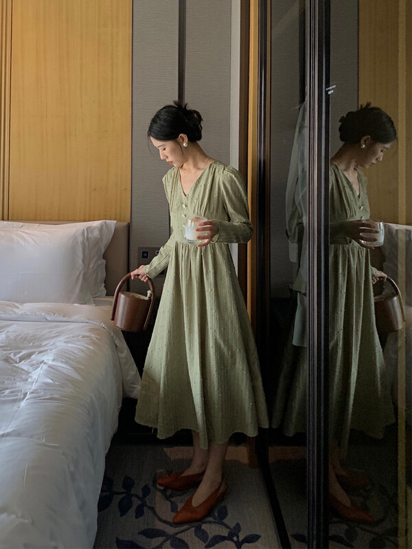 New in autumn!【NEW OPEN】Fashion, elegant and gentle temperament high waist v-neck dress VY80227# ZXX