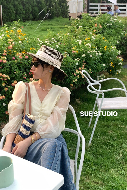 New in early autumn!【SUE STUDIO】V-neck pleated puff sleeve shirt 22320# ZJY