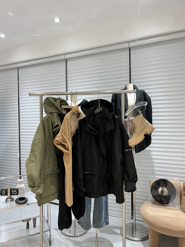 [BOBO1972] High-quality cotton tooling thick coat windbreaker is handsome and only sells coat without matching 229508