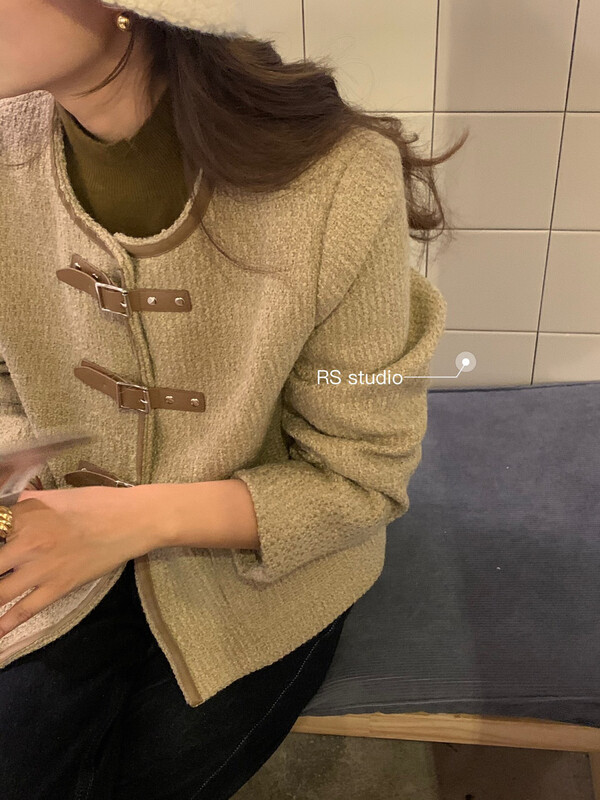 New in autumn! [RS] Retro round neck leather buckle small fragrance short coat LL0128# FHX