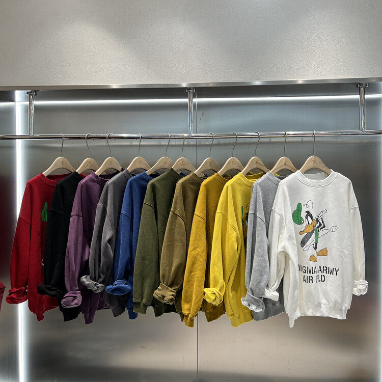 【BOBO1972】Cartoon loose fleece thick sweater sweater can be worn by men and women 229979