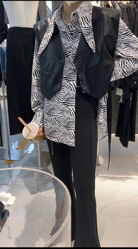 New in autumn! [Semi-plain] zebra pattern loose shirt (only selling shirts) V398# ZJY