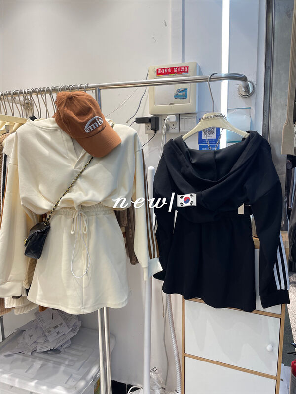 New in autumn! [JULIA] Hooded Versatile Vertical Striped Sweater + Elastic Waist Casual Shorts Set 1275# PCZ