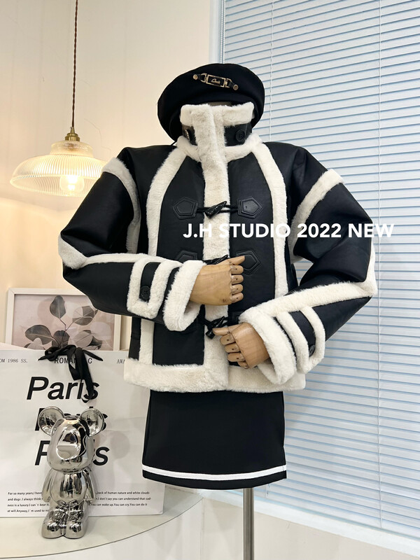 New in autumn! [JH] Net red horn button contrast color short coat 43045# PCZ