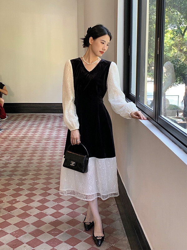 New in autumn!  【NEW OPEN】French retro lace hem v-neck dress FL80391# ZXX
