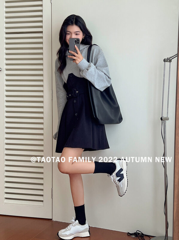 Autumn is new!【TAOTAO FAMILY】Hooded fake two-piece slim dress (with belt) 3861# LSL