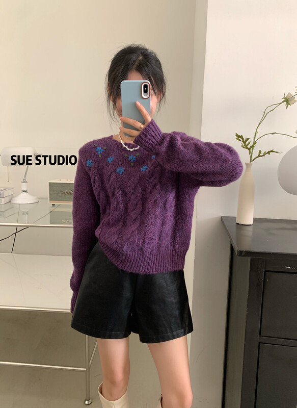 New in autumn!【SUE STUDIO】embroidered small flowers fashionable warm sweater 9813# ZJY