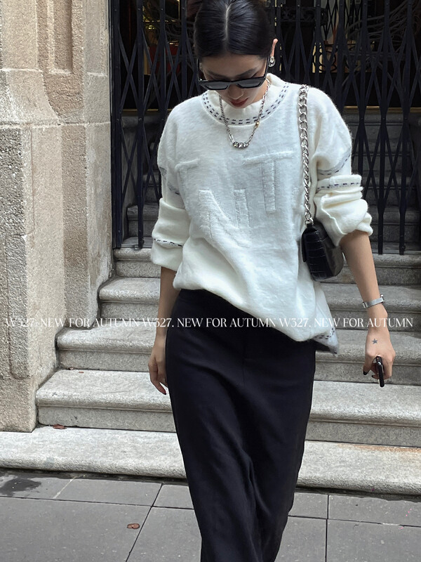 【W327.】Autumn three-dimensional jacquard letter calfskin warm sweater (contrast color line) 0310# CQW