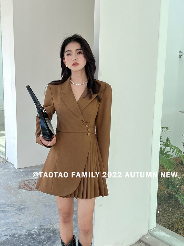 New in early autumn! [TAOTAO FAMILY] temperament commuter half-pressed pleated suit dress 3738# LSL