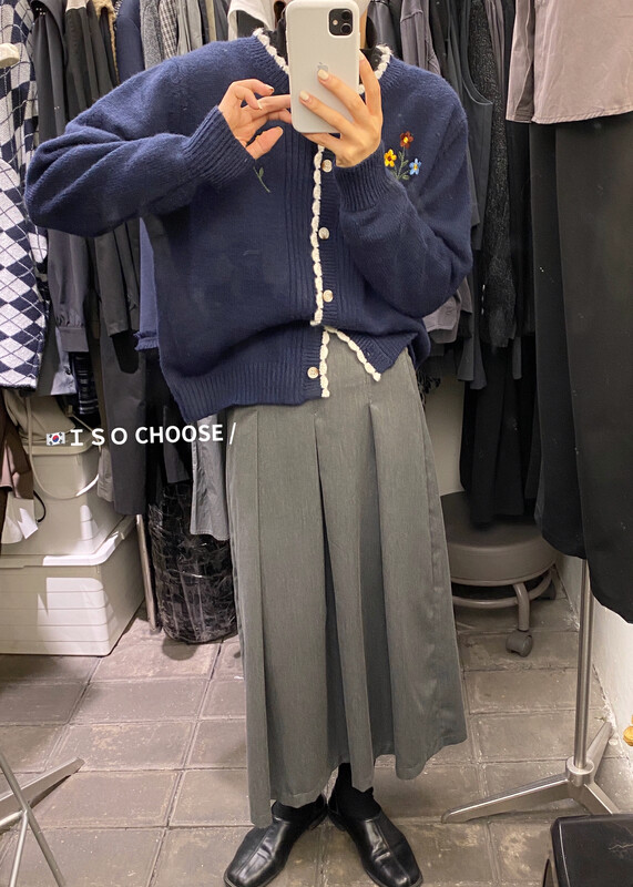 New in autumn! [ISO Korean] Retro niche design embroidery loose and lazy warm sweater 1377# HJY