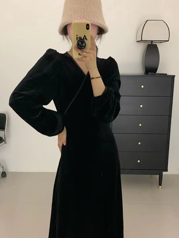 New in autumn!【RS】French V-neck puff sleeve velvet dress RS2913# FHX
