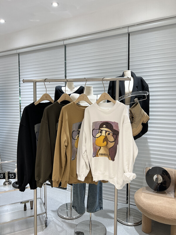 【BOBO1972 】Loose and casual thin fleece sweater sweater (men and women can only sell sweaters) 228051# CQW