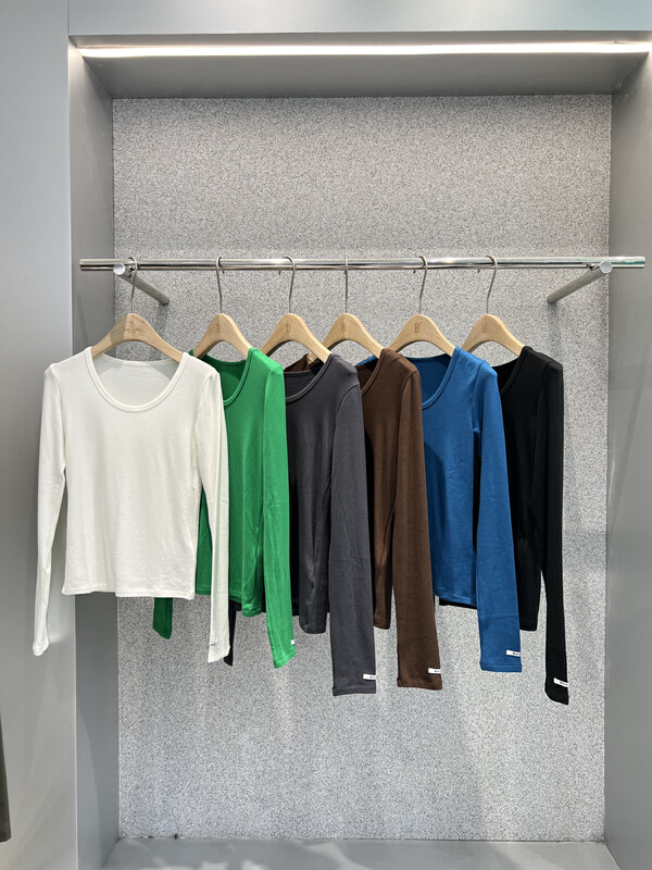[BOBO1972] Round neck soft and comfortable all-match long-sleeved T-shirt (tops only) AQY229885