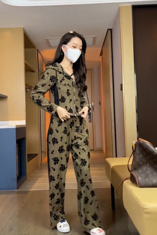 Autumn is new! [JH] Retro floral hooded short jacket + high waist casual pants two-piece suit 43013# PCZ