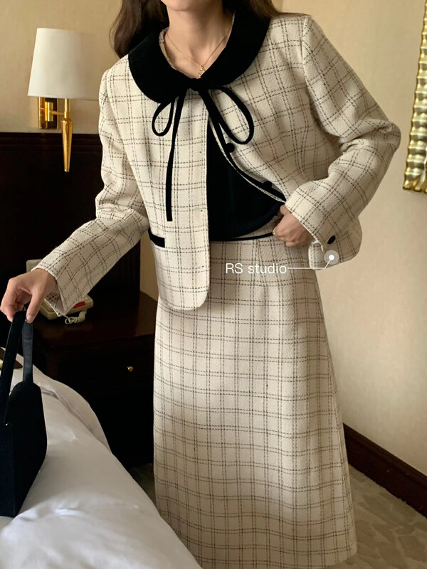 New in autumn! [RS] Color-blocking fashion short coat + high-waisted plaid skirt suit KL1026# FHX