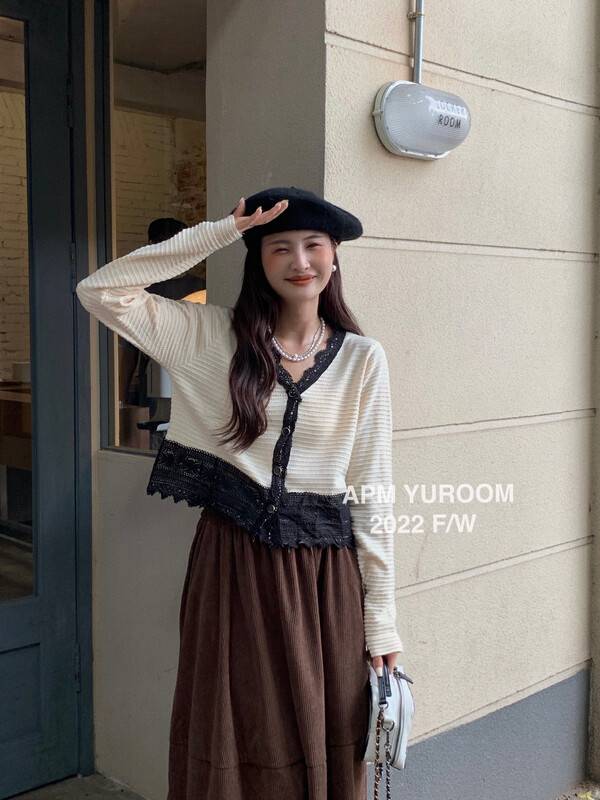 New in autumn! [APM YUROOM] Temperament Xiaoxiang style contrast color lace stitching knitted sweater 9107# LSL