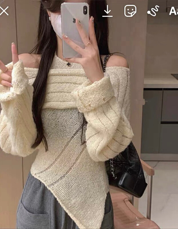New in autumn! [Amanda] Design hollow sweater + simple camisole suit 5210# PCZ