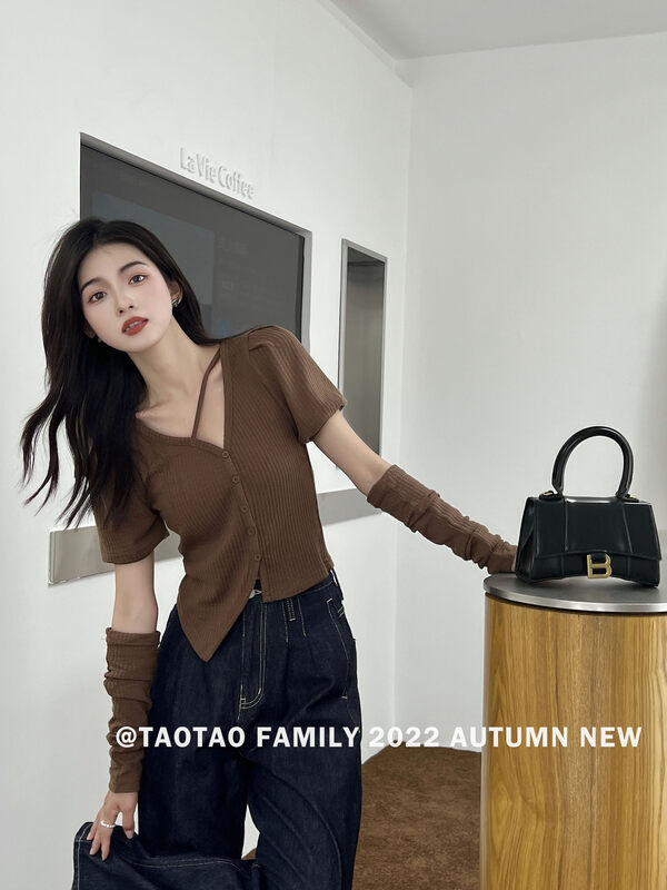 New in early autumn! [TAOTAO FAMILY] Simple and versatile V-neck short-sleeved T-shirt (with detachable sleeves) 3756# LSL
