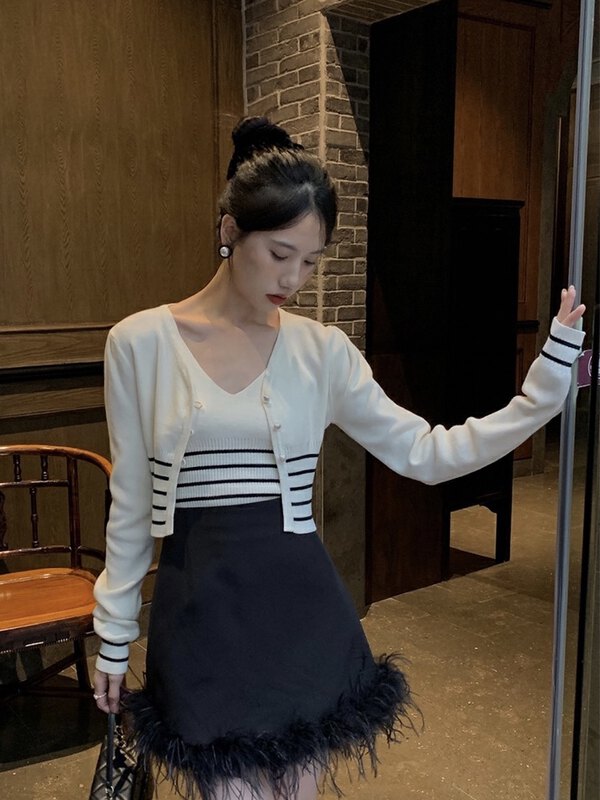 Autumn is new! [NEW OPEN] Korean version of slim knitted cardigan + simple striped camisole suit GM80157# ZXX