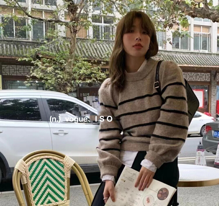 New in autumn! [ISO Korean] French retro round neck pullover striped warm sweater 8818# HJY