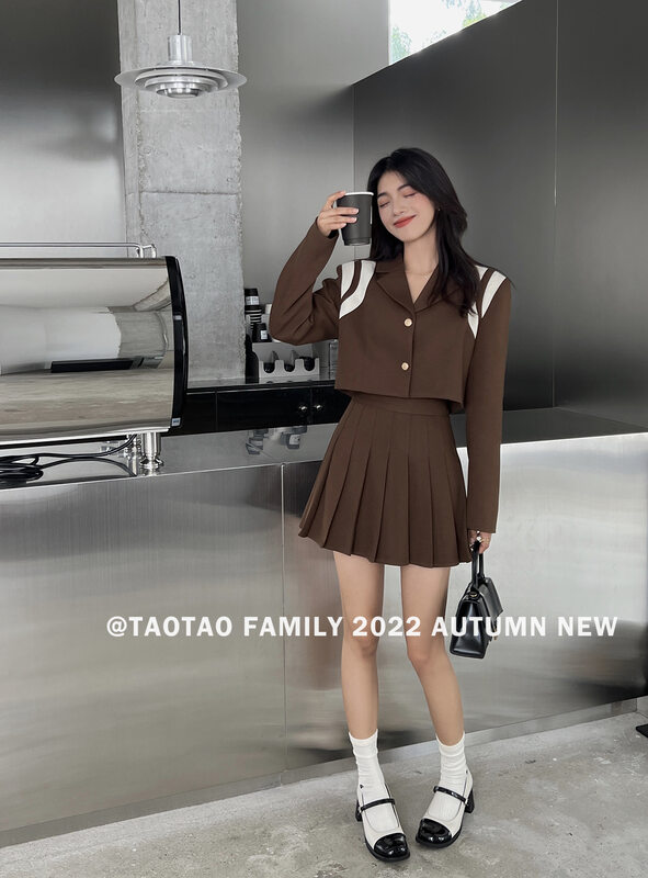 Autumn is new! [TAOTAO FAMILY] temperament contrast color short suit + pleated skirt suit 3852# LSL