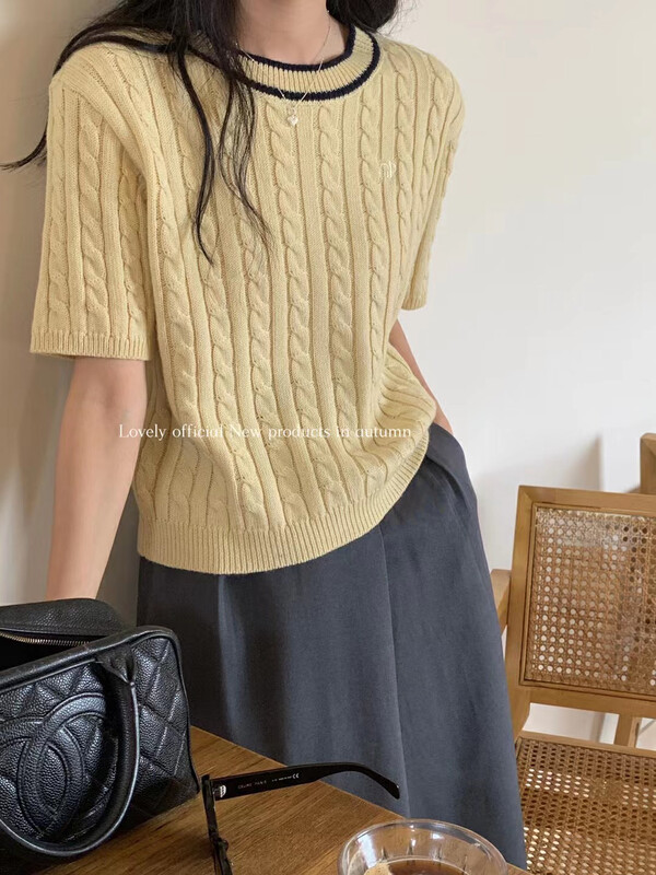 Original price 62.04! [LOVELY/SHMILY] Round neck contrast color Korean twist knitted top knitted sweater M0682# FHX