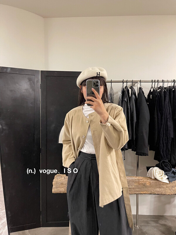 Autumn is new! [ISO Korean] Long-sleeved round-neck single-breasted short jacket (with belt) 8812# HJY