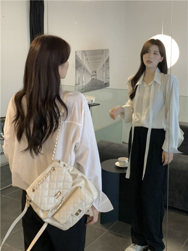 Real auction price!  Design sense of temperament commuter streamer shirt women's autumn Korean version of the long-sleeved shirt with a sense of drape