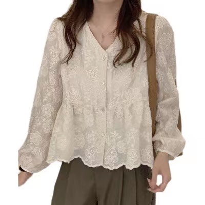 French V-neck puff sleeve top women's autumn 2022 new high-end lace crocheted long-sleeved Western-style shirt