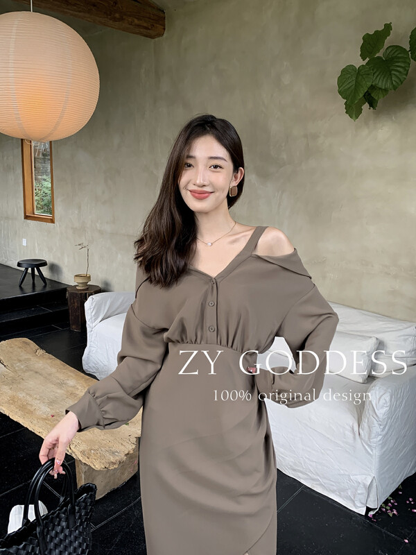 [ZY] Yujie careful machine off-the-shoulder hanging neck pleated slit high waist bag hip dress 18106