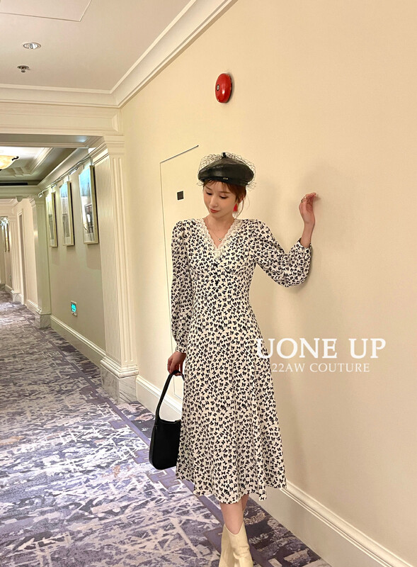 New in early autumn! [UONE] French retro lace collar dress 98707# LSL