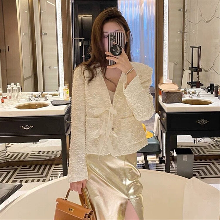 Autumn is new! [LINNA] V-neck small fragrance short short jacket (with detachable bow) 124769# JJ