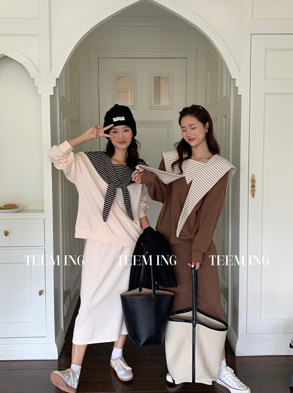 Autumn is new! [TEEM ING] Korean version of navy blue sweater + Korean version of all-match skirt suit 22T862# HJY
