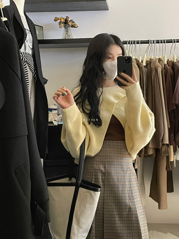 【KITTIN】Korean style design layered crossover warm sweater 1501# FHX
