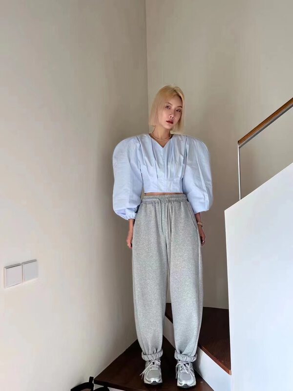 Early autumn new style! [Yan Zhen] V stand collar puff sleeve wrinkled short shirt 25660# PCZ