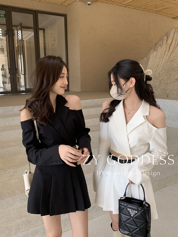 [ZY] New design in early autumn with leaky shoulder short suit and pleated skirt suit (with belt) senior sister suit 18060-1