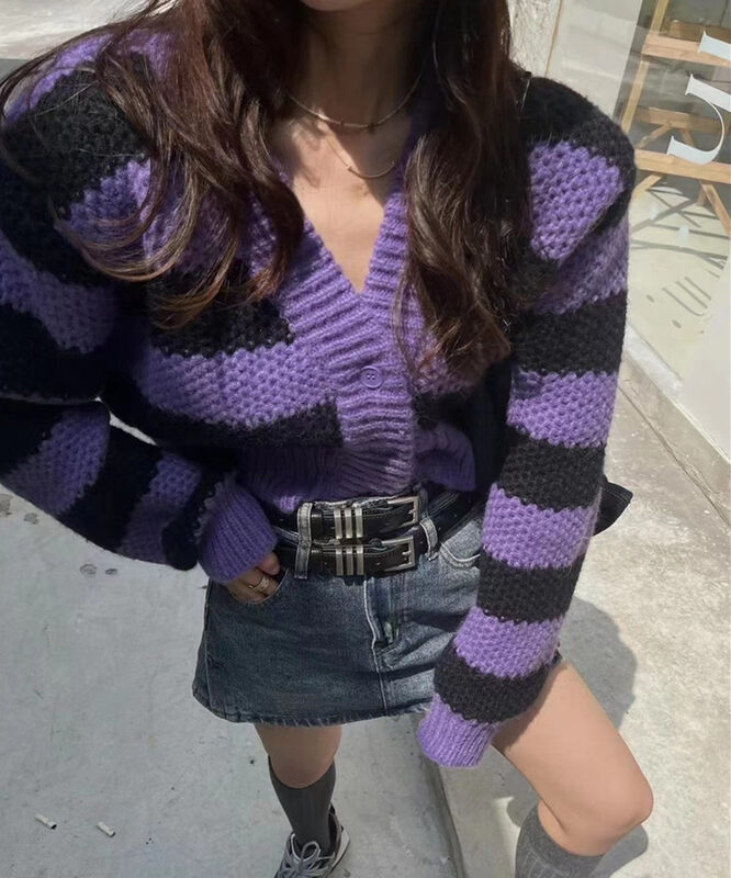 New in autumn! [Yan Zhen] V-neck contrast color striped short knitted cardigan 8007# PCZ