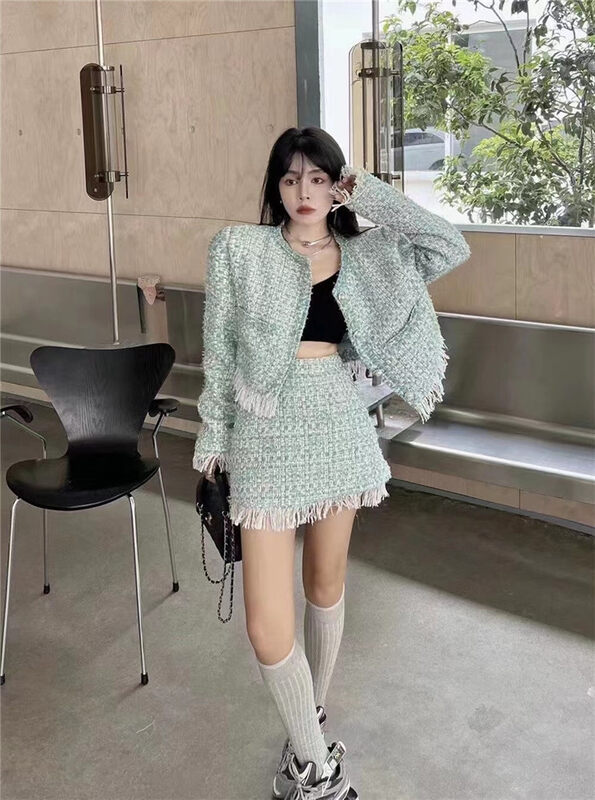 Autumn is new! [Yan Zhen] celebrity temperament pearl button short coat + high waist short skirt suit 83557# PCZ