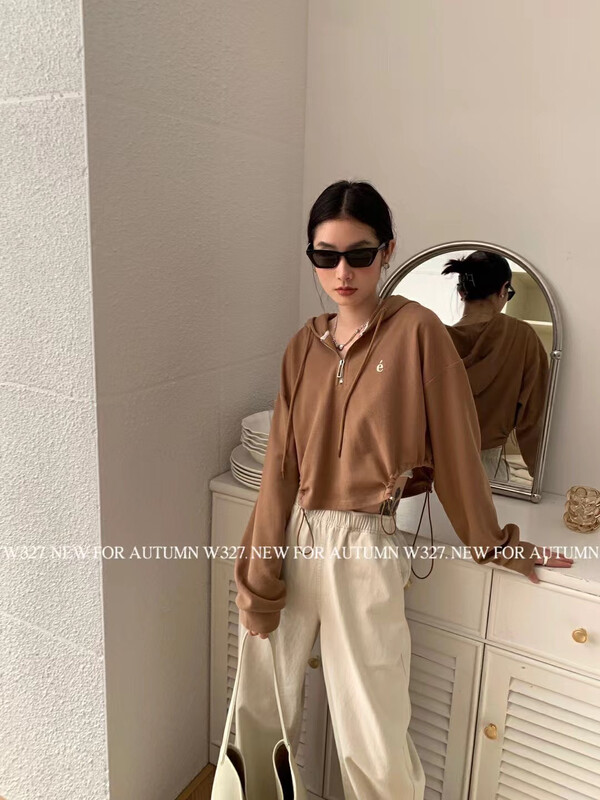 【W327.】Early autumn Korean style embroidered alphabet short hooded sweater 57069# CQW