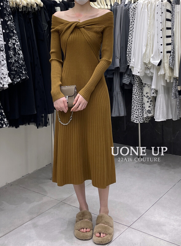 New in autumn! [UONE] French retro one-shoulder knitted dress 82057# LSL