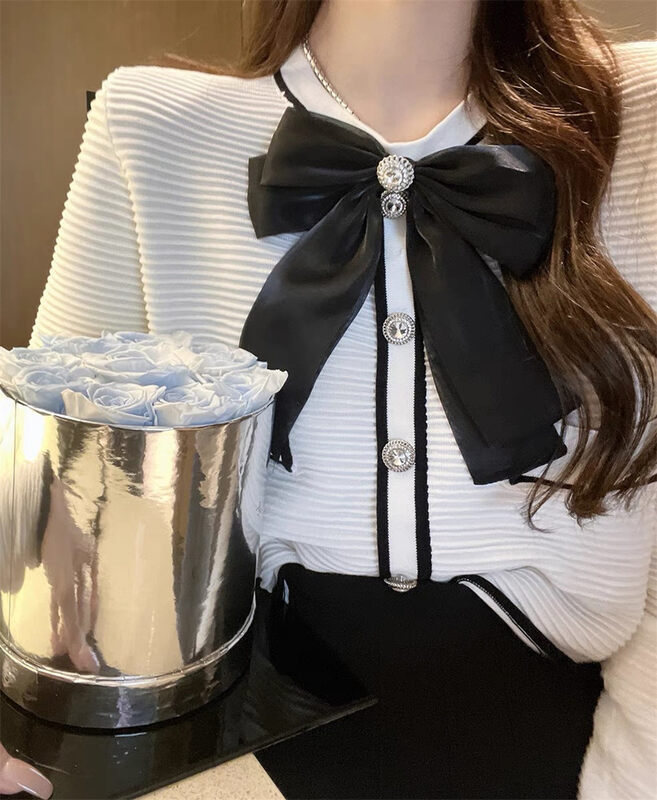 New in autumn!【LINNA】Sweet breasted color-block knitted cardigan (with detachable bow) 82896# JJ