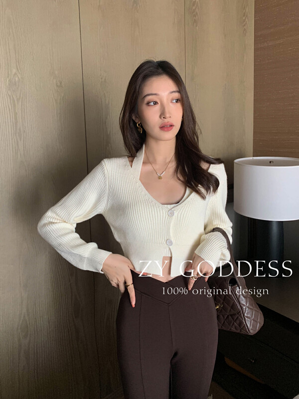 [ZY] Hanging neck U-neck hot girl style suspender cardigan two-piece sweater suit E9810