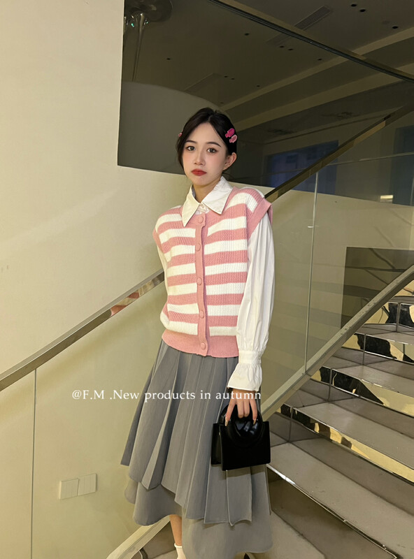 【FEI MAO】All-match color contrast striped knitted vest vest cardigan sweater sweater Z-3122