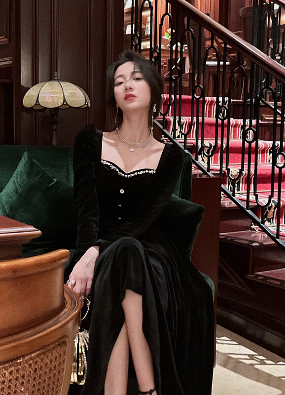 Autumn is new! [L.L STUDIO] Square neck temperament slim dress 78081# PCZ