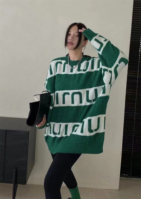 New in autumn!  [Yan Zhen] Contrast color letter round neck pullover loose warm sweater 9001# PCZ