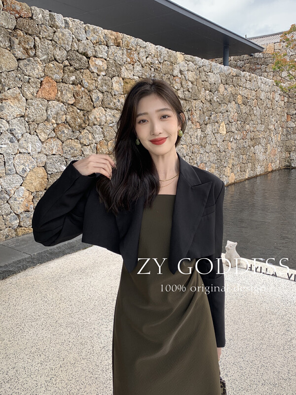 Original price 135.23! [ZY] niche design folded sleeves big collar short suit short jacket 18033# JHY