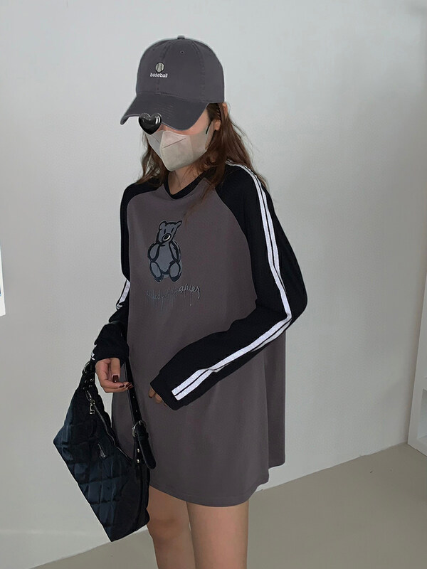 New in autumn! [KAKAJIA] Bear pattern reflective color-blocking raglan casual long-sleeved T-shirt 2746# OZQ