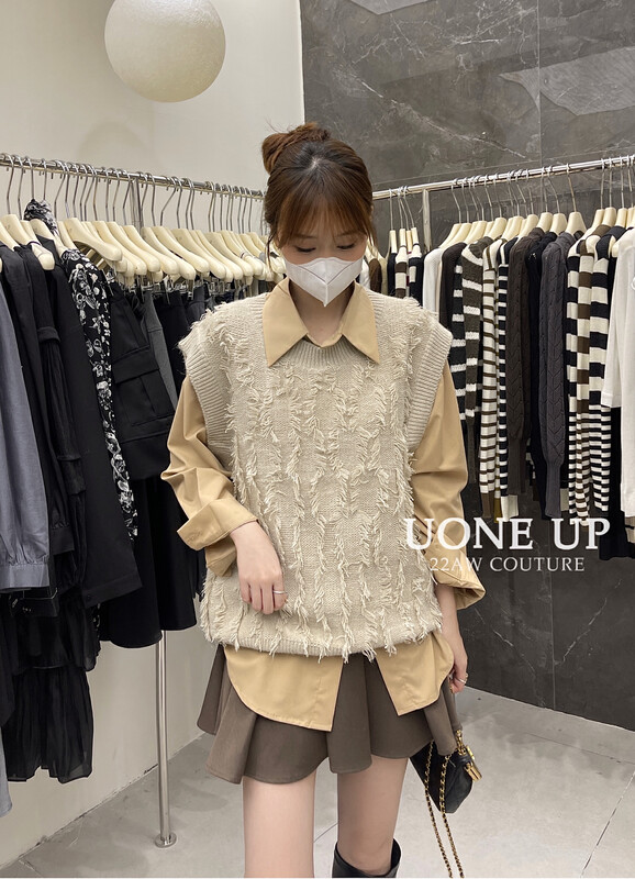 New in autumn! [UONE] tassel fashion knitted vest 17128# LSL