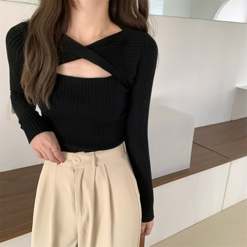 Design sense hollow long-sleeved knitted sweater women's 2022 spring and autumn careful machine slimming slim V-neck pullover apricot top